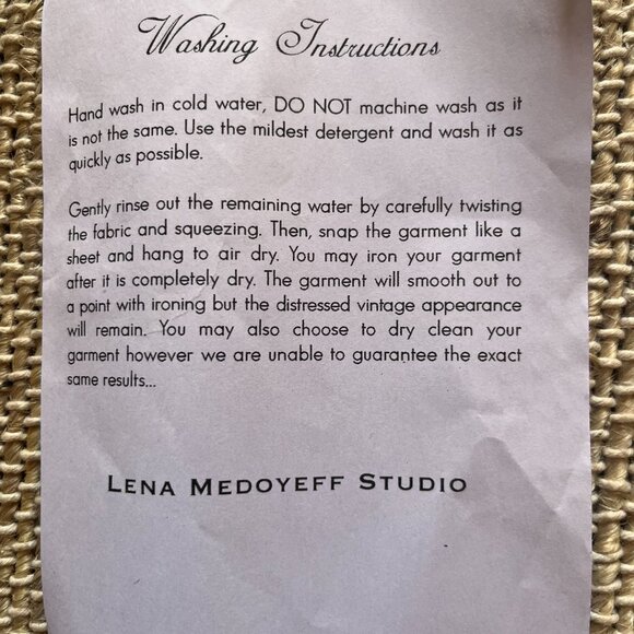 Classic party dress in gorgeous purple silk - Picture 2 of 5